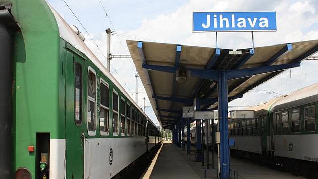 Stojící vlaky a žádní cestující. Tak to včera vypadalo na hlavním vlakovém nádraží v Jihlavě. Stávka totiž nepřinesla nic výjimečného.