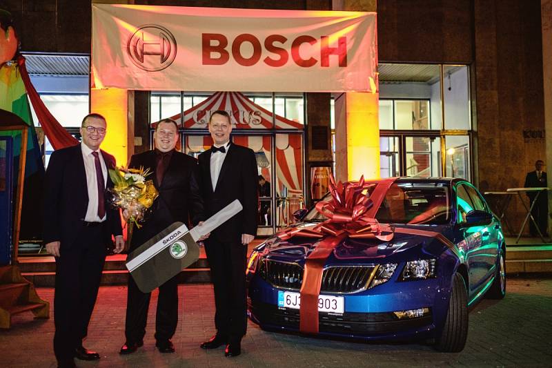 Firma Bosch v Jihlavě podporuje ve svém závodě systém IdeaM pro podávání zlepšovacích návrhů. Letošním vítězem soutěže IdeaM se stal zaměstnanec Miroslav Sochor z výroby čerpadel CP3 na závodě III. Ten získal osobní automobil Škoda Octavia.