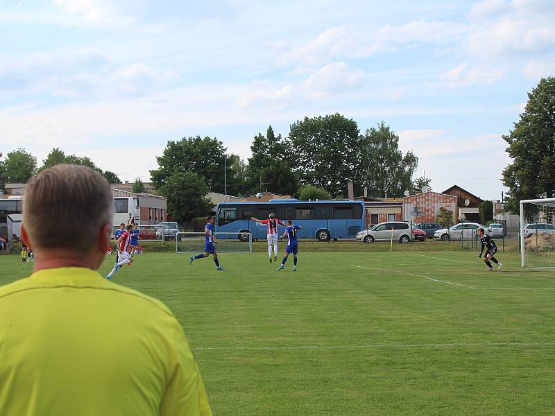 Přípravné utkání mezi Vysočinou Jihlava a Viktorií Žižkov v Dolních Kralovicích.