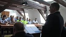 V Jihlavě se právě začíná vzdělávat třiadvacet budoucích dopravních policistů.