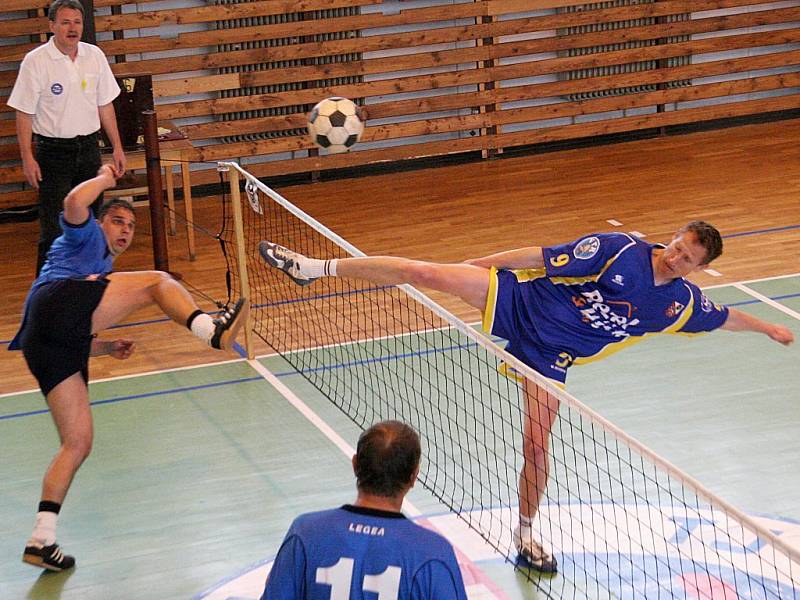 Bedřichovského Karla Löfflera (vpravo) a jeho spoluhráče čeká derby s Jaroměřicemi.