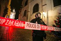 V souvislosti se střelbou v budově Filozofické fakulty Univerzity Karlovy zasahovali v Praze policisté