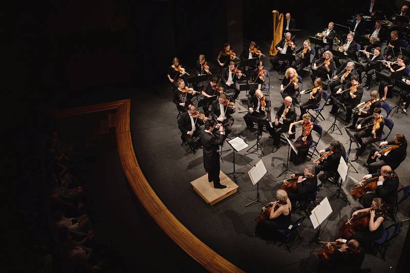 Bosch uspořádal charitativní Novoroční koncert ve stylu Vídeňských filharmoniků