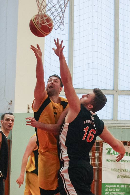 Basketbalové utkání mezi BC Vysočina a Královští sokoli.