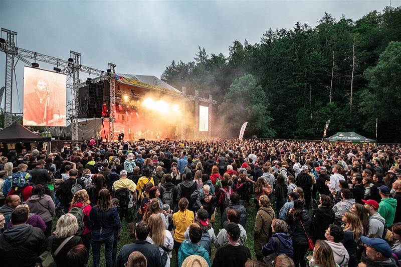 Vysočina Fest se do jihlavského amfiteátru vrátil po dvouleté pauze, o to více si ho tisíce návštěvníků užily.