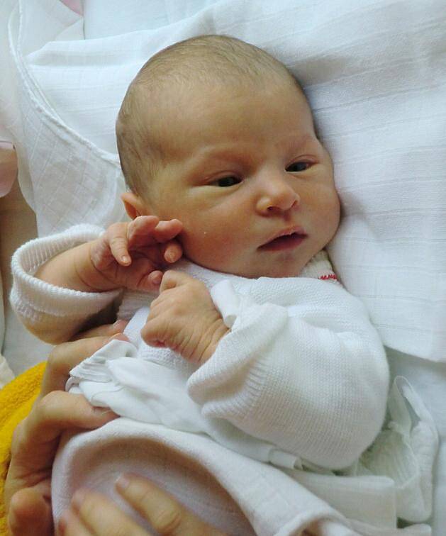 ANETA VLČKOVÁ  se narodila 24. dubna 2011 v 0:28 hodin, porodní váha činila 3230g, délka byla 50cm. S rodiči Marijou a Romanem Vlčkovými má domov v Olešnici u Červeného Kostelce.