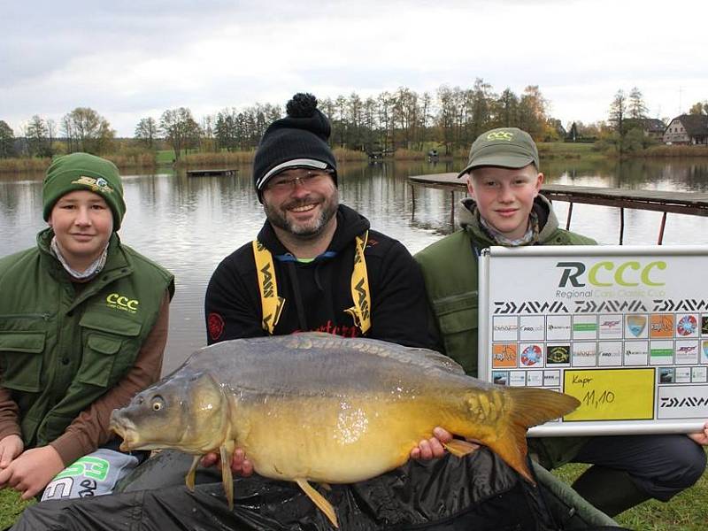 MARIAN POTĚŠIL s druhým úlovkem o váze 11,10 kg, který ho dostal na 1.místo. 