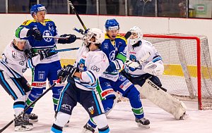 Obě krajská derby v této sezoně opanovali hokejisté vrchlabského Stadionu. Odveta na ledě Hronova ale přinesla mnohem jednoznačnější výsledek.