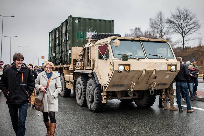 Konvoj americké armády v Náchodě.