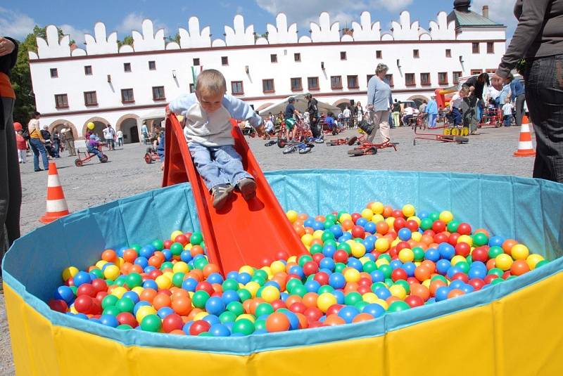 Kinderfest v Novém Městě nad Metují.