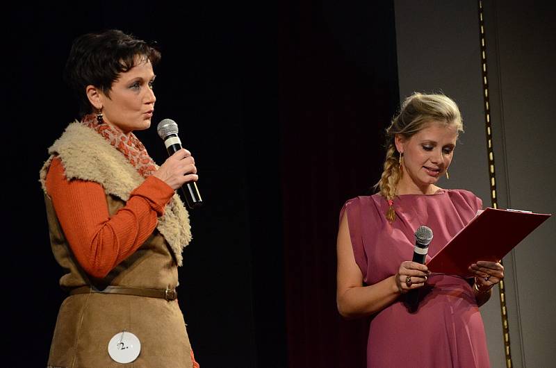 V náchodském Městském divadle Dr. Josefa Čížka volili Batist Nej sestřičku roku 2012. 