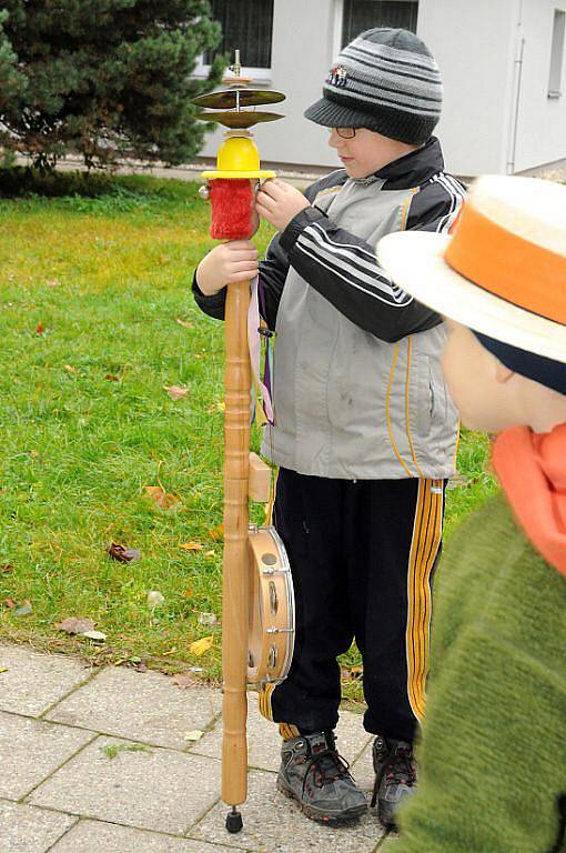 Děti z Mateřské školy Hronov si užívaly posvícenské veselí.