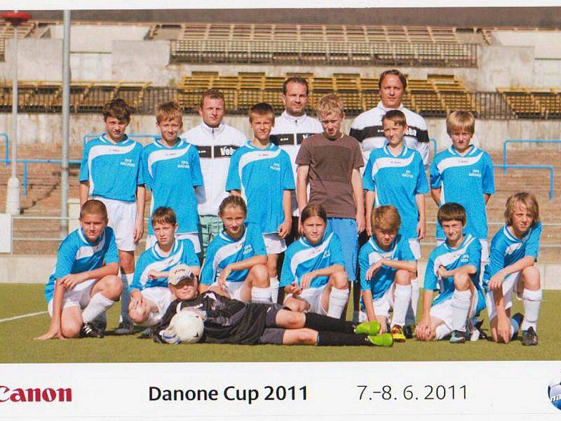 Okresní fotbalový výběr Náchoda U12 byl oceněn za významnou reprezentaci KFS na akcích mládeže. 