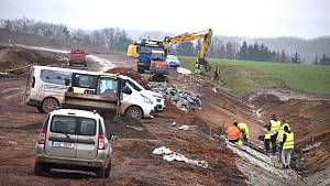 Budovaný obchvat Jaroměře od 1. března zkříží cestu stávající komunikaci I/33.