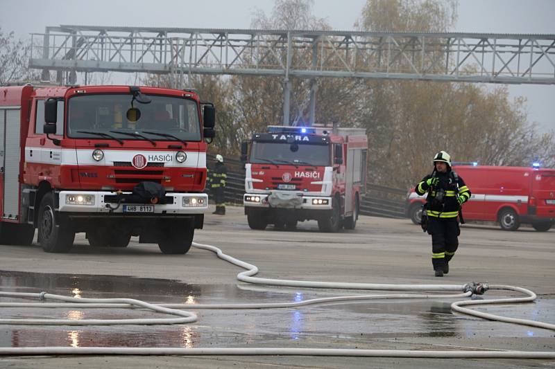 Cvičení prověřilo spolupráci složek IZS při zásahu.