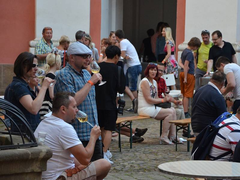 VINUM ET CETERA. V broumovském klášteře se snoubilo baroko s těmi nejlepšími českými a moravskými víny.