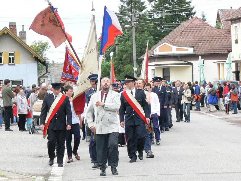  průvodu během oslav v Jasenné.