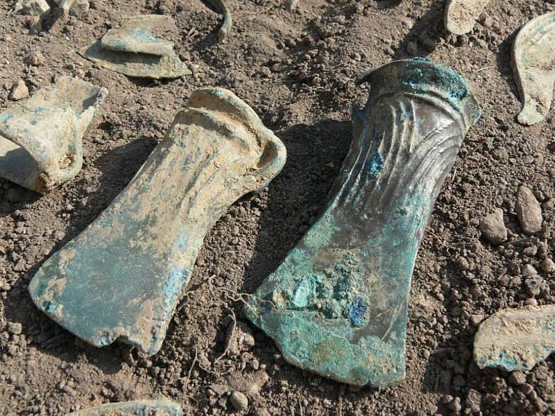 V Novém Městě nad Metují byl nazelen tři tisíce let starý bronzový poklad.