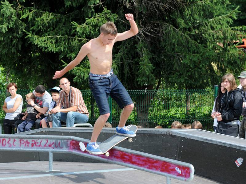 KRKOLOMNÉ SKOKY předváděli  soutěžící v polském lázeňském městečku.