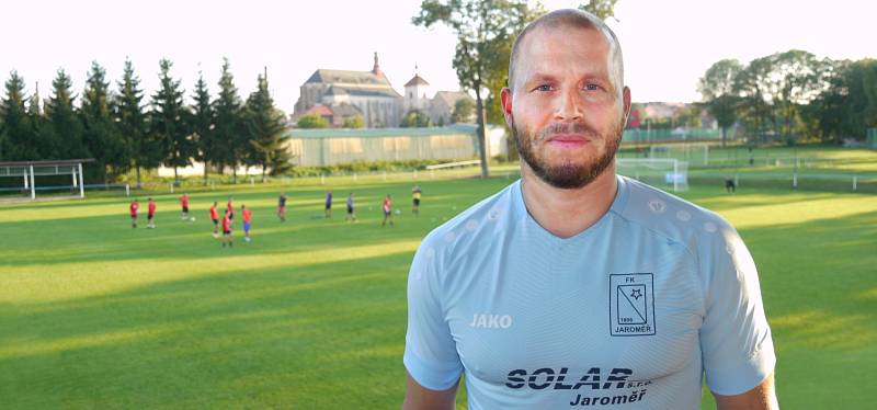V současnosti je Jiří "Bradka" Poděbradský hrajícím asistentem trenéra v Jaroměři.