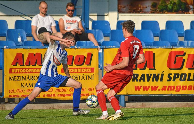 Náchod ve středečním duelu porazil Trutnov 4:2.