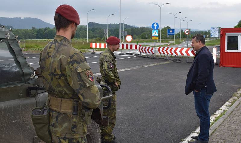 Bariéry na hraničních přechodech začínají mizet