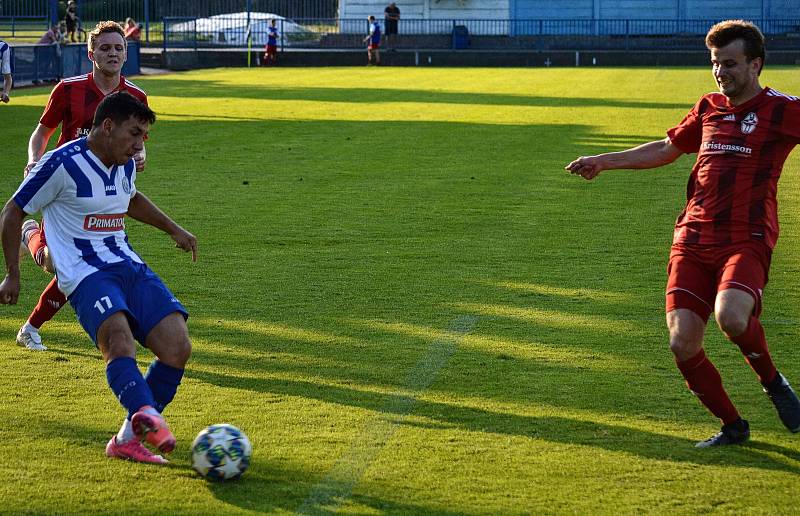 Náchod ve středečním duelu porazil Trutnov 4:2.