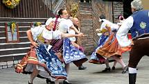 Mezinárodní folklorní festival v Červeném Kostelci.