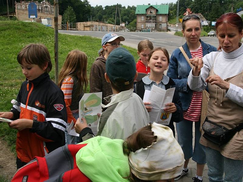 Na festivalu báchorek a pověstí v  Bardu se představily české  a také polské děti.