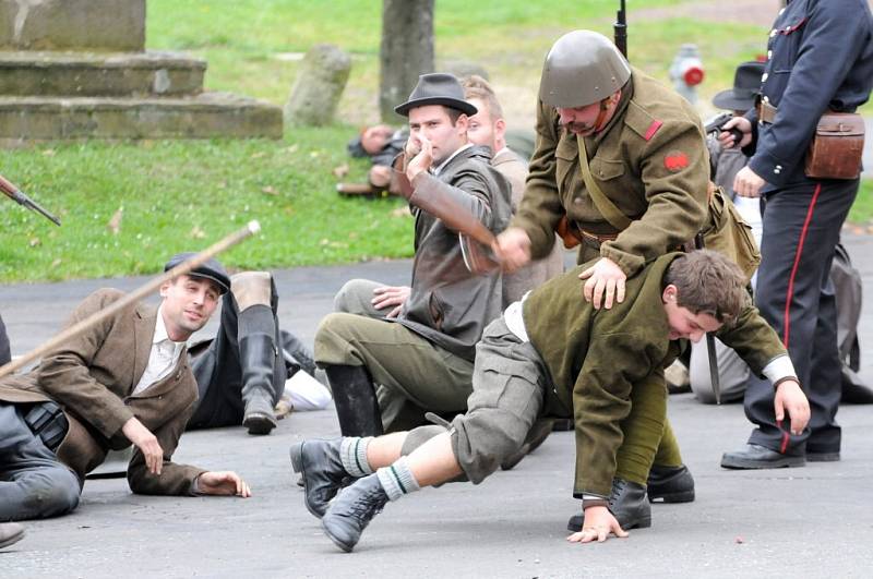 Starkstadt 1938 ukázal více než pěti stům diváků běžný den v pohraničí v září 1938, kdy se uskutečnilo vyhnání Čechů ze Sudet. 