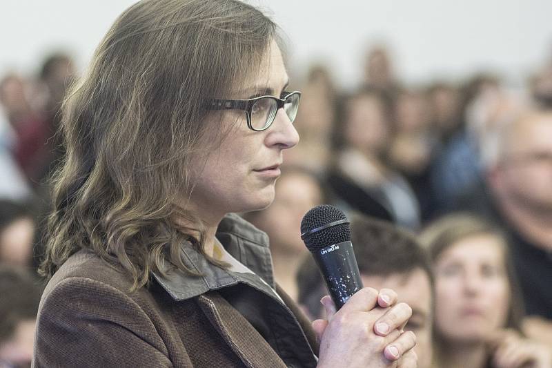 Broumovské diskuse jsou konferencí v prostorách benediktinského kláštera v Broumově.