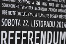 Obyvatelé Náchoda mohou vyslovit v místním referendu názor, zda chtějí, aby město, bude-li to někdy po dohodě s vlastníkem a za přijatelnou cenu možné, odkoupilo areál bývalé textilky Tepna. 