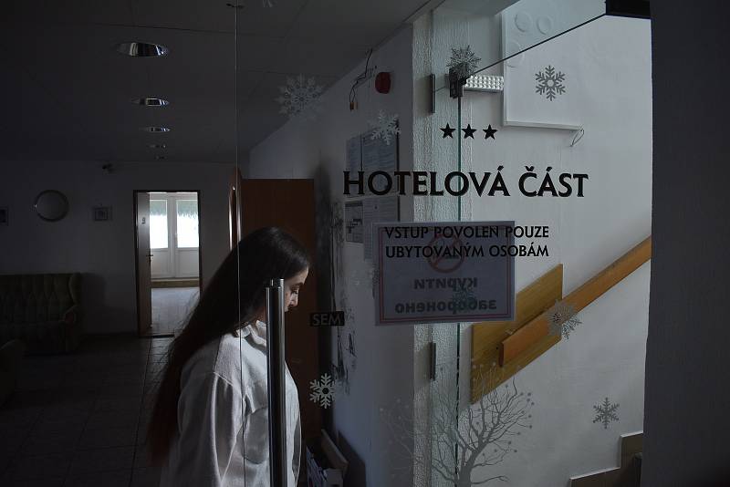 Hotel Metuj aktuálně slouží jako místo, kde našli střechu nad hlavou uprchlíci z Ukrajiny.