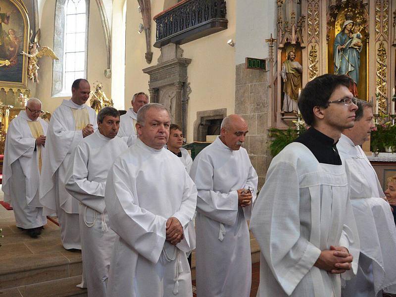 Slavnostní mše svatá a svěcení kostela sv. Vavřince, který prošel významnou rekonstrukcí interiéru.