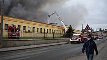Rozsáhlý požár zasáhl objekt firmy Hauk. Jedná se o bývalé prostory společnosti Veba určené k rekonstrukci. Výroba firmy vyrábějící díly pro automobilový průmysl nijak ohrožena nebyla.