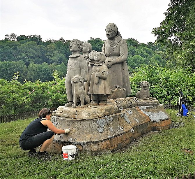 Před svými stými narozeninami prošel pomník celkovým očištěním a kompletní konzervace dala sousoší podobu z roku 1922.