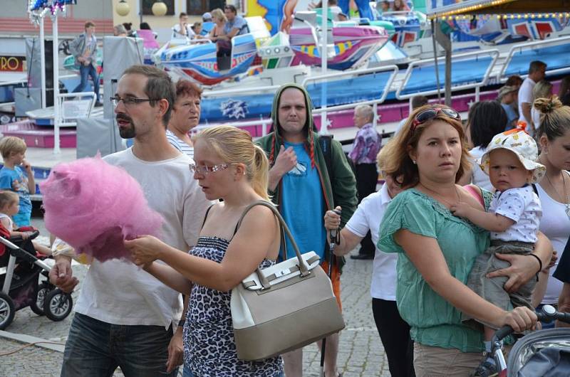 Pouť v Polici nad Metují nabídla atrakce, trhy i pestrý doprovodný program.