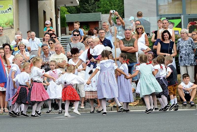 64. Mezinárodní folklorní festival v Červeném Kostelci.