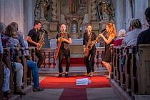 Lavice sv. Markéty v Šonově zaplnilo 198 návštěvníků, kteří si přišli poslechnout čtveřici mladých rakouských saxofonistů Aureum Saxophone Quartett.