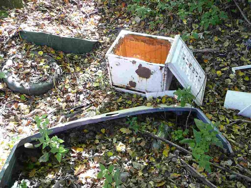 S černými skládkami se nepotýkají jenom města, ale i obce, například Vestec.