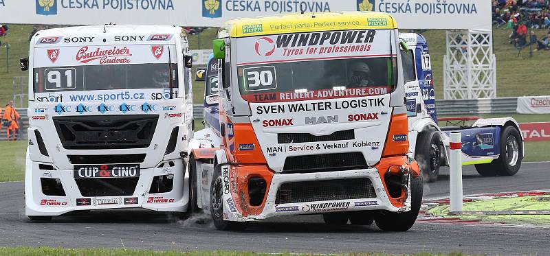 První závod ME tahačů Czech Truck Prix 2017 v neděli vyhrál Adam Lacko ze stáje Buggyra.