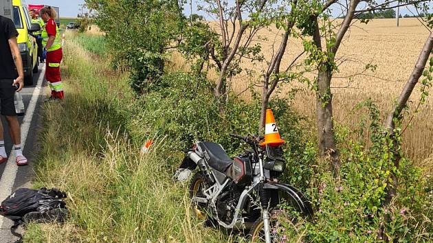 Nehoda motorkáře s dodávkou nedaleko Jaroměře.