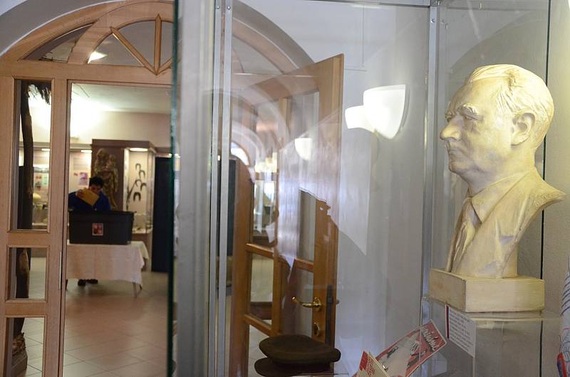 Volební místnost v Muzeu Náchodska na Masarykově náměstí v Náchodě.