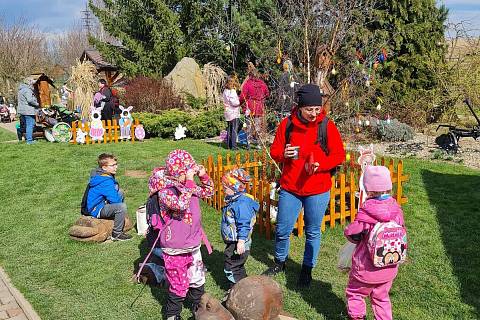 Farma Wenet příchod jara a Velikonoc oslavila společně s dětmi a novými mláďátky, která se zde už letos narodila.