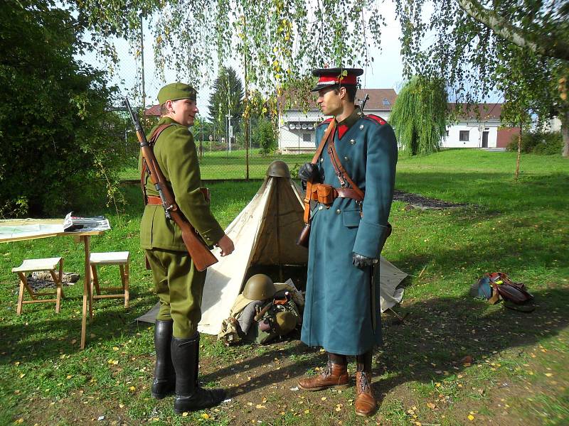 Členové Stráže obrany státu Náchod se účastnili vojenských ukázek v Rychnově nad Kněžnou.