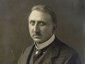 Bohuslav Skalický se narodil v Cerekvici u Hořic, kde jeho otec vlastnil malé hospodářství.