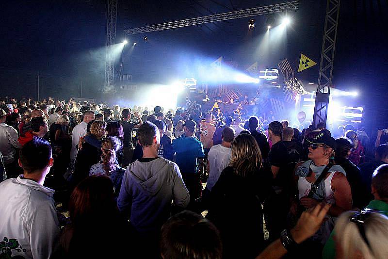 Premiéra české verze hudebního festivalu Pleasure Island se v Hradci Králové vydařila. Festival se konal o uplynulém víkendu. 