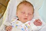 JAN JOSEF MACH se narodil 15.9. v 18.49 hodin, vážil 2595g a měřil 46cm. S rodiči Nikolou a Janem jsou z Náchoda.