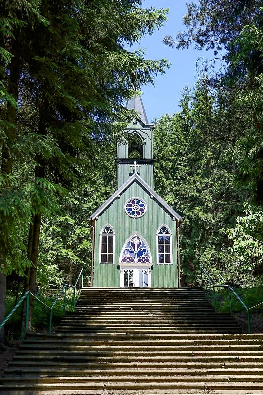 Kaple Panny Marie Růžencové v Ticháčkově lese, Suchý Důl.