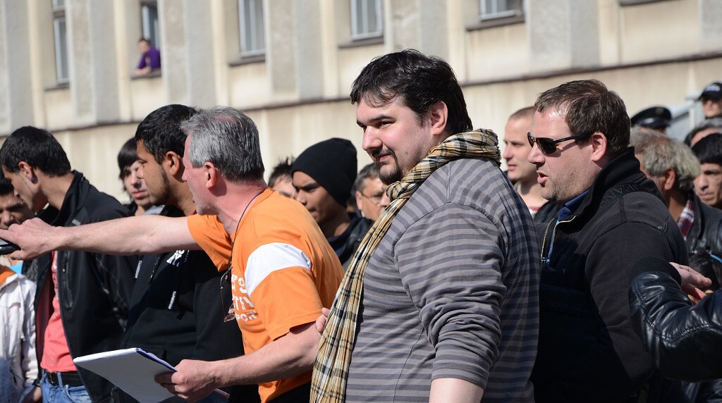 Před soudem demonstrovali Romové - Náchodský deník